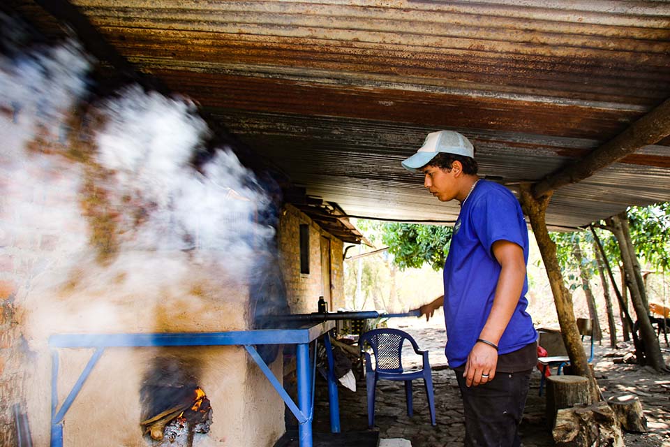 Joven nicaragüense se convierte en exportador